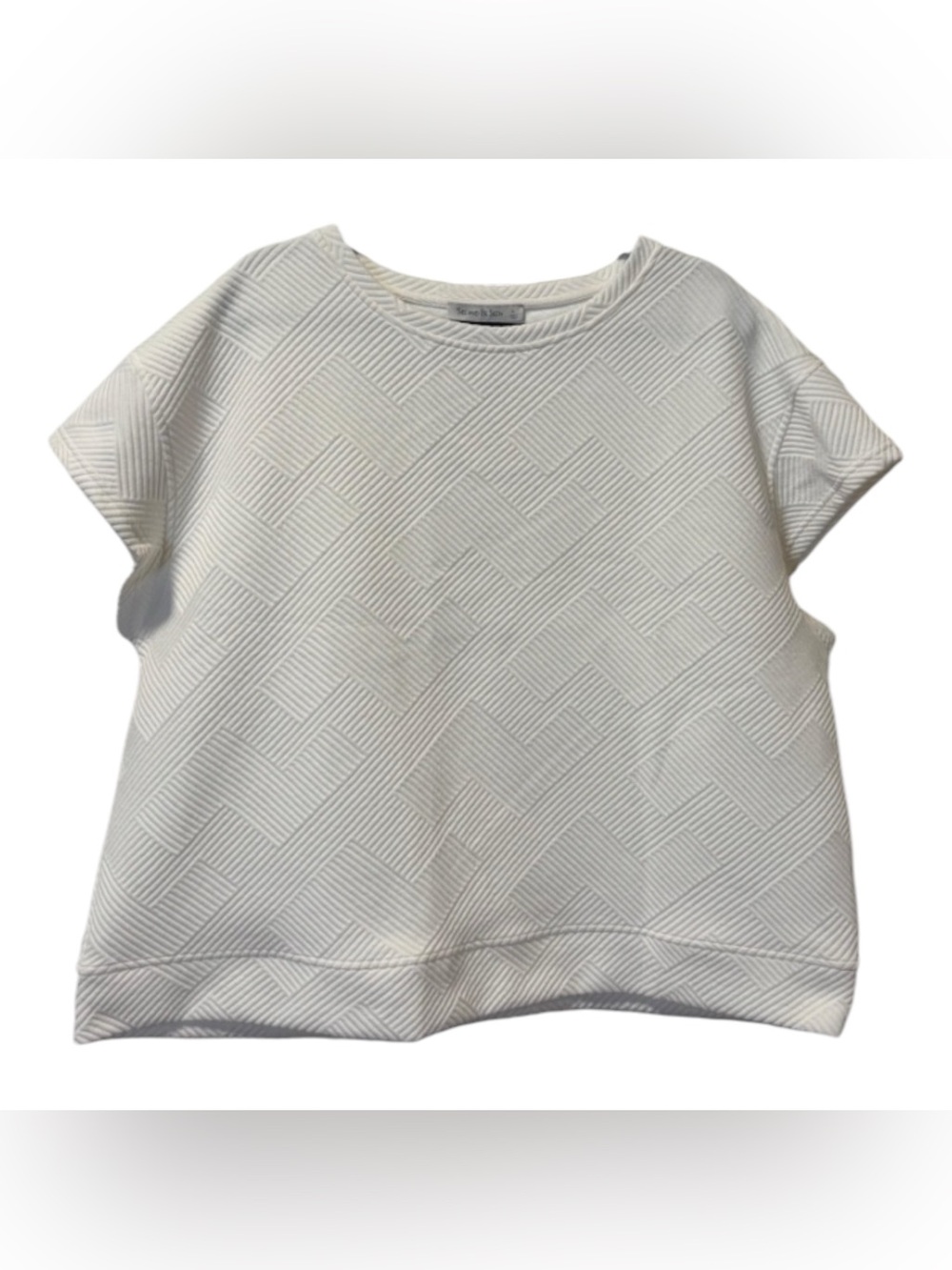 Textured white Short Sleeve Pullover & Shorts Set